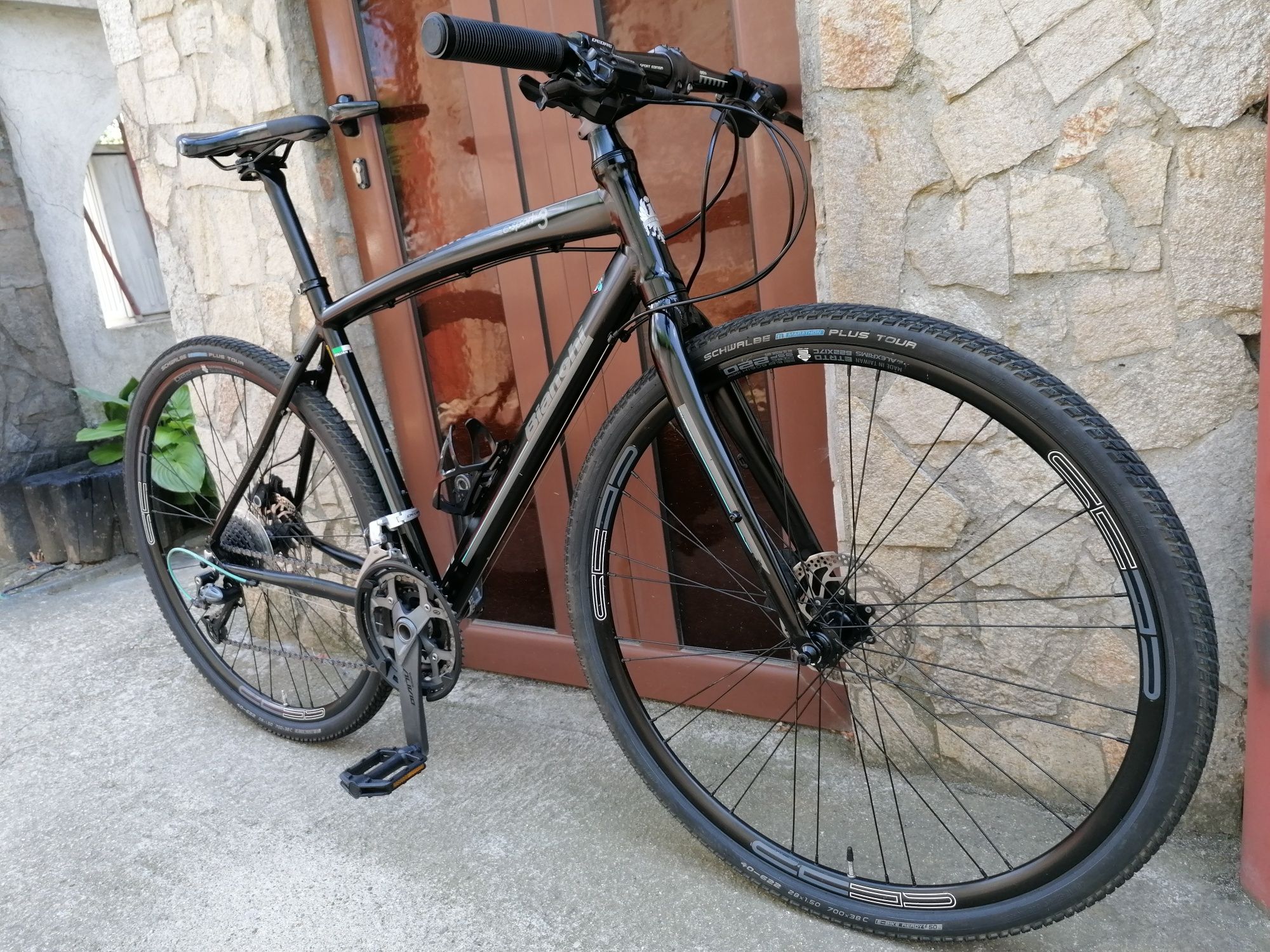 Bianchi Гравел Хибрид 28, Shimano Deore, Хидравлика
