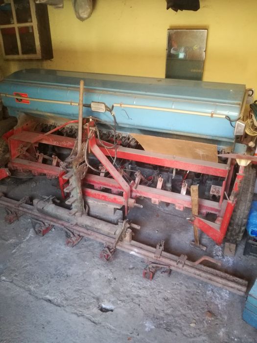 Piese motor de tractor john deere lanz 500 semănătoarea paioase si pla