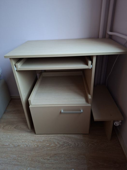 Бюро за работа с компютър