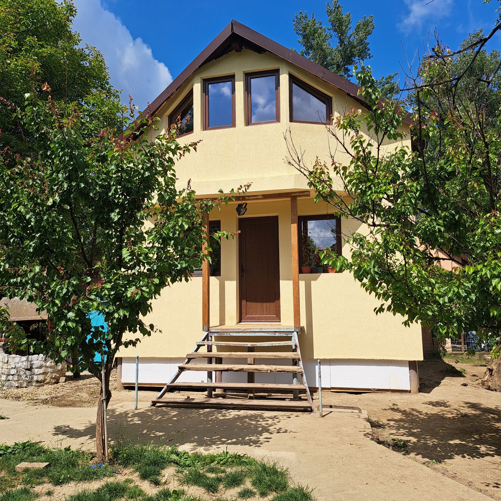 Casă de vacanță deosebită de vânzare – 3 Insule, Arad | 425 mp teren |