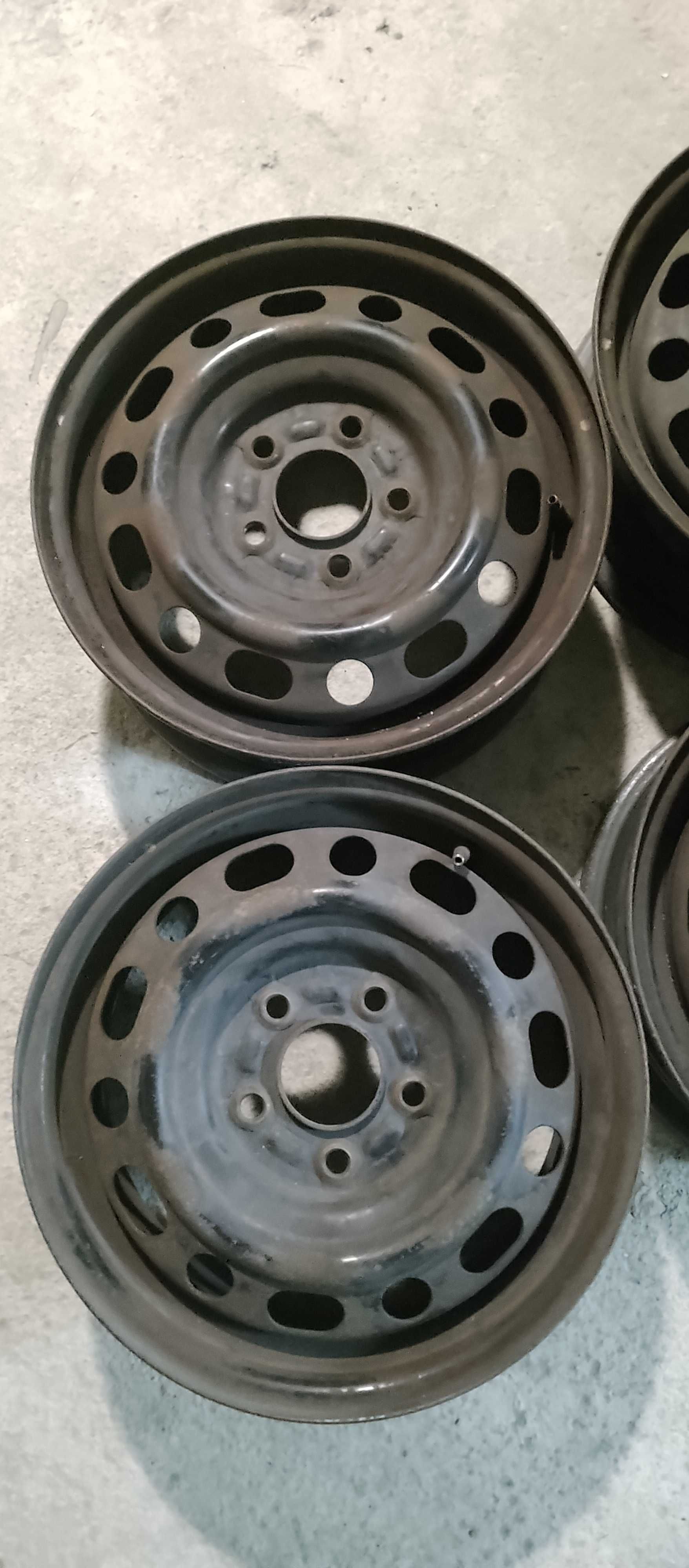 МЕТАЛНИ СТОМАНЕНИ ДЖАНТИ MAZDA 5, 15''+ 20бр. гайки от Мазда 5