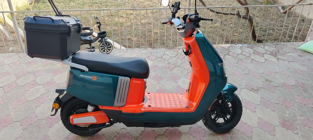 Maxxen skuter sotiladi