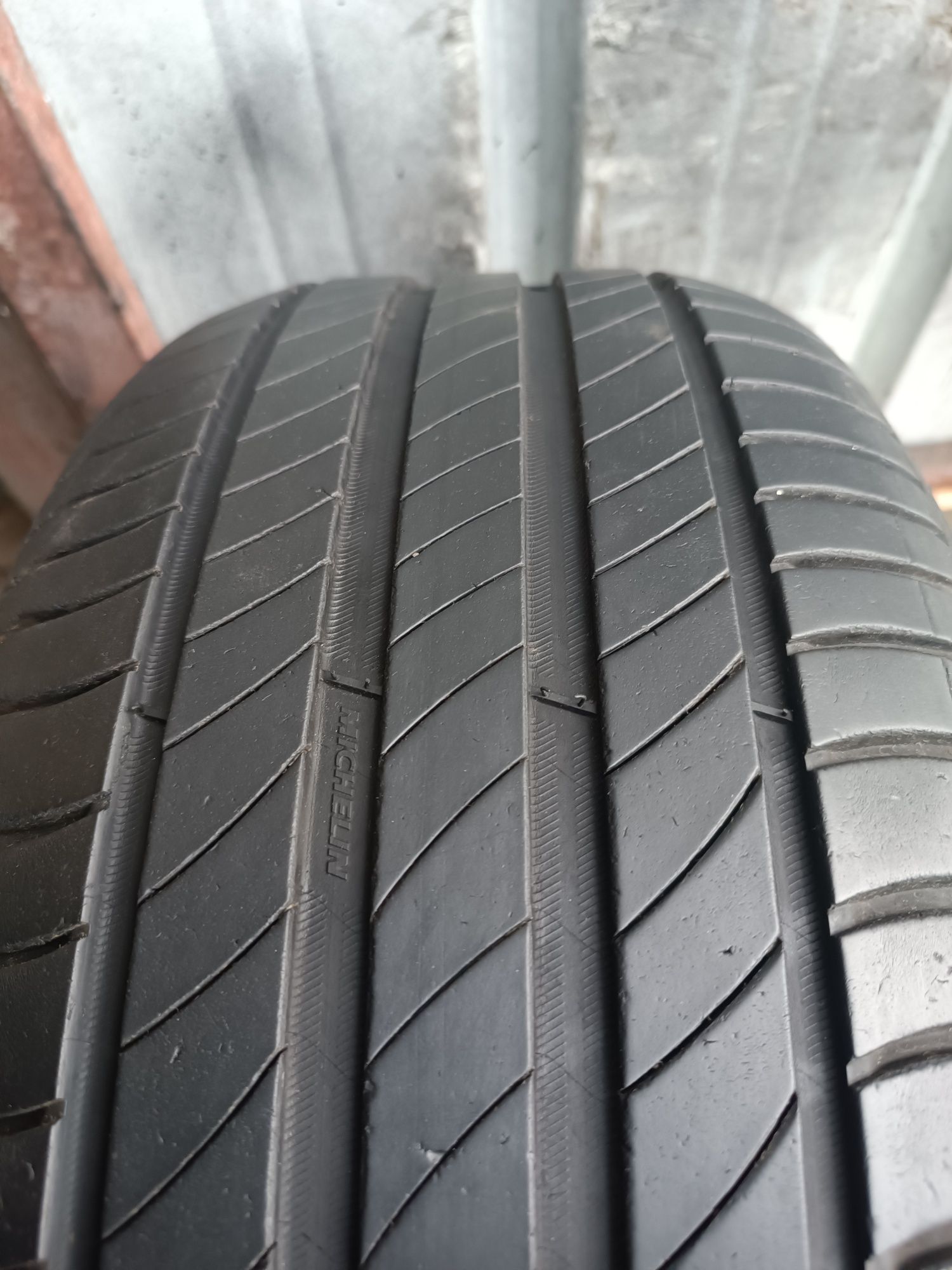 225/50/17 Michelin Дот 0119