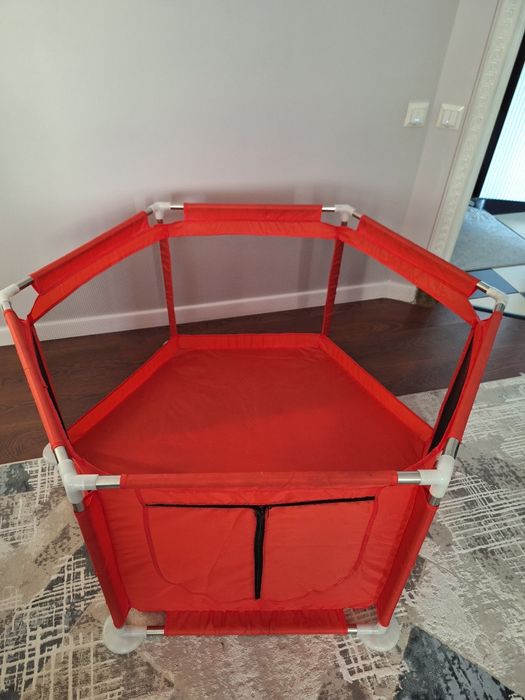 Продам манеж в отличном состоянии, диаметр 1м..60см.,высота 0,65см.