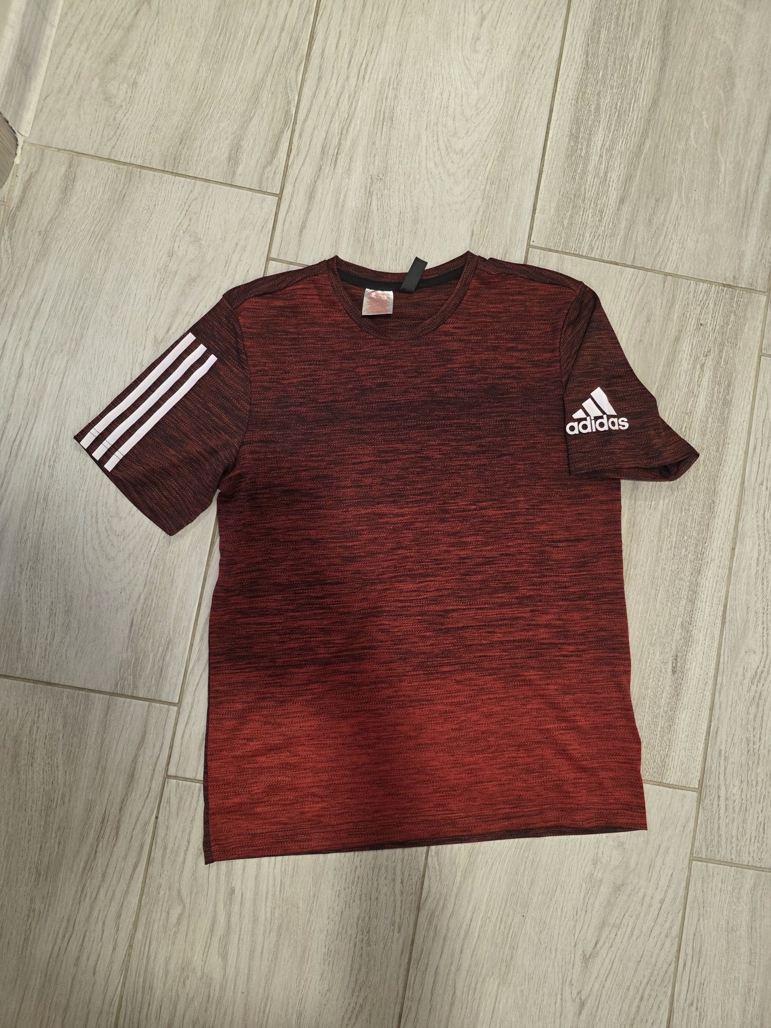 Мъжка тениска Adidas S