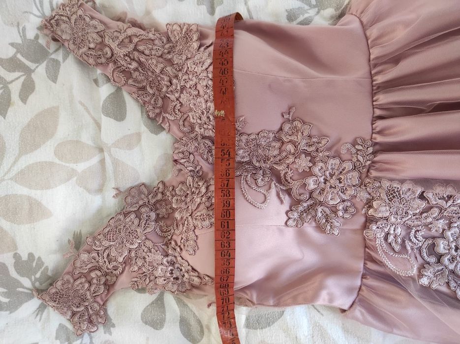 Rochie de ocazie cu cupe