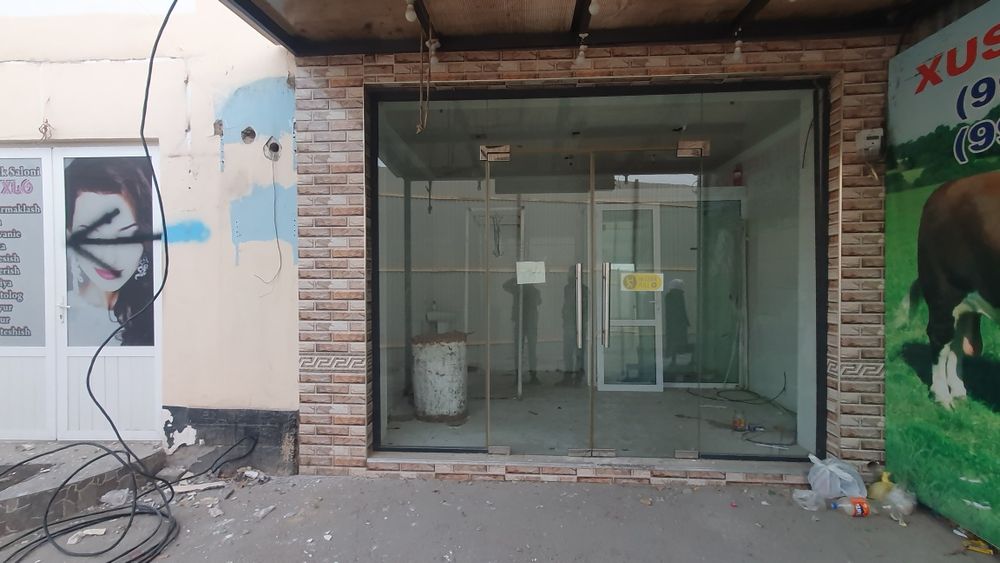 Стеклянные дверь