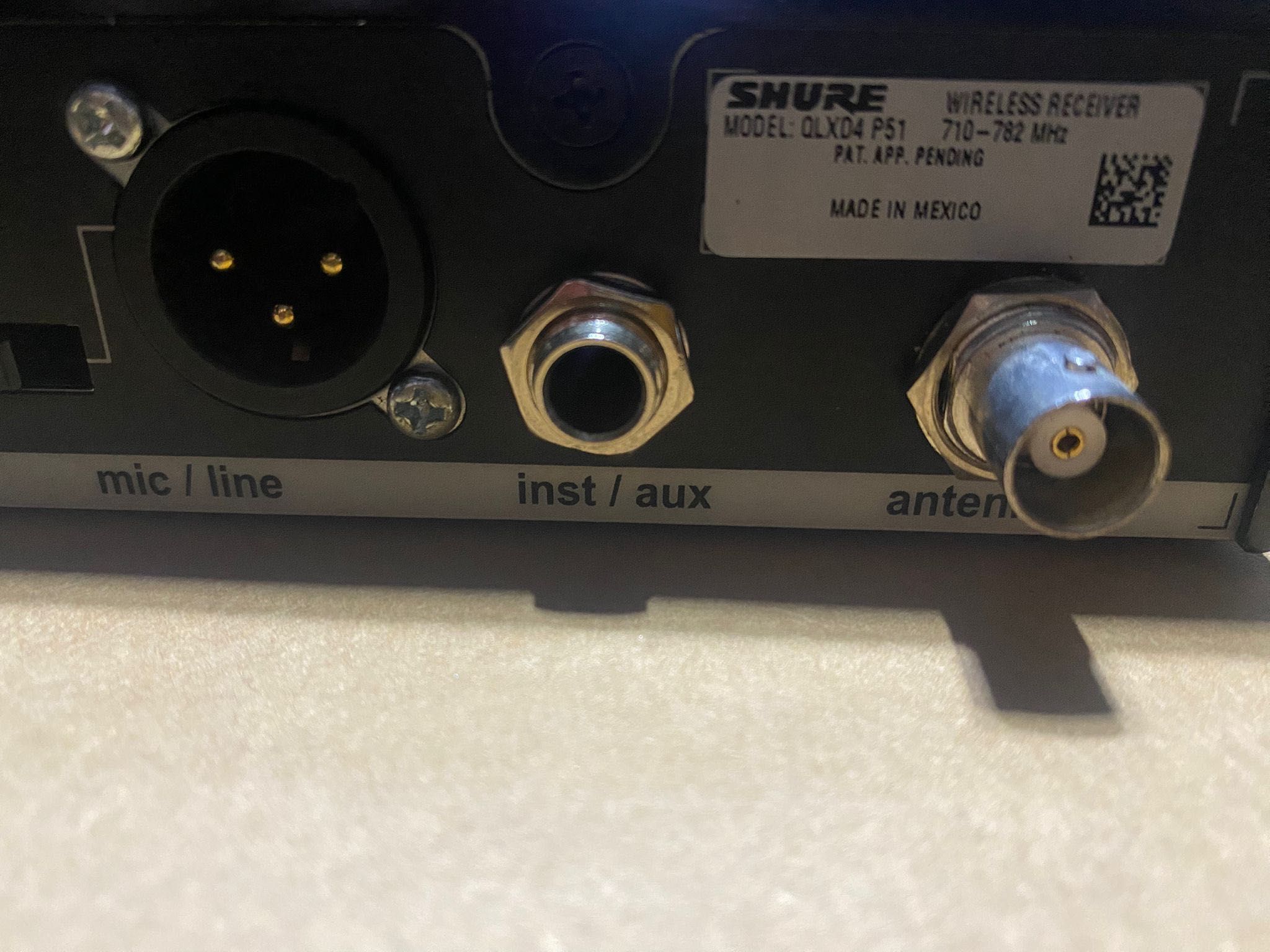 Vând microfon Shure QLXD24 Beta58