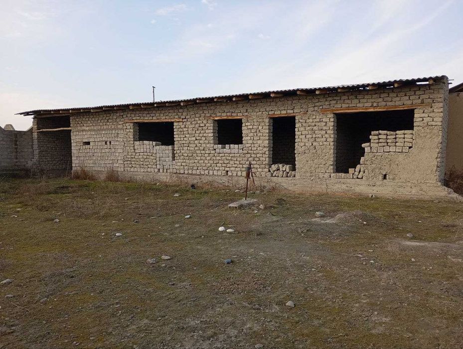 Uy sotiladi ! 35000$ kelishiladi kami bor.