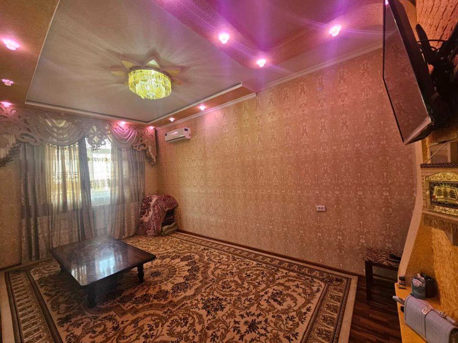 Продаётся 2х комн квартира на 2 этаже Ор-р  Трикотаж