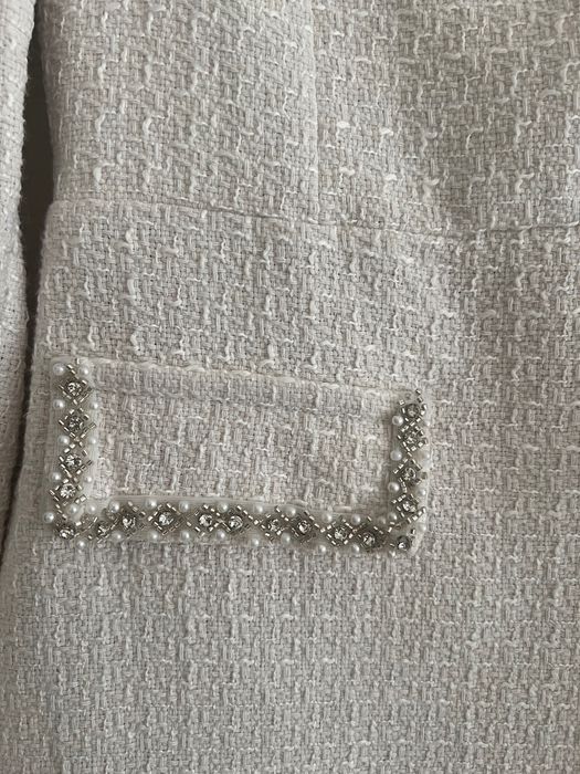 Бяла  къса рокля