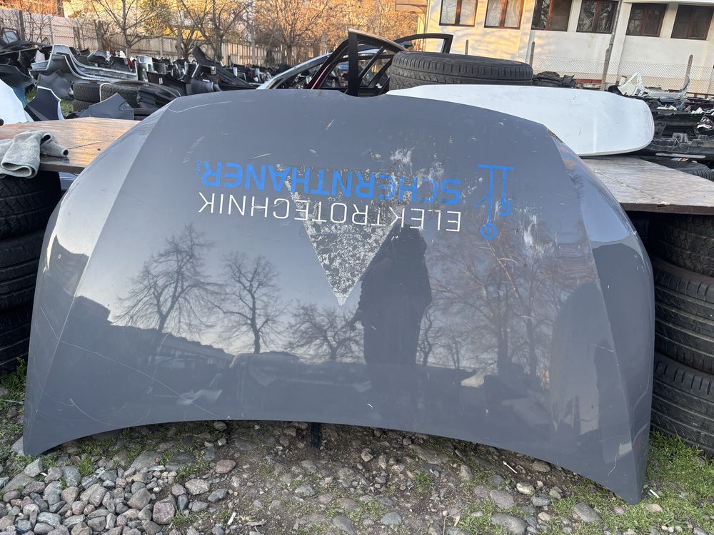 Капак VW Touaran
