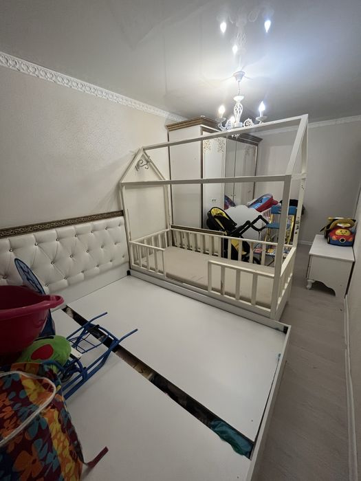 Продам спальный гарнитур, кровати