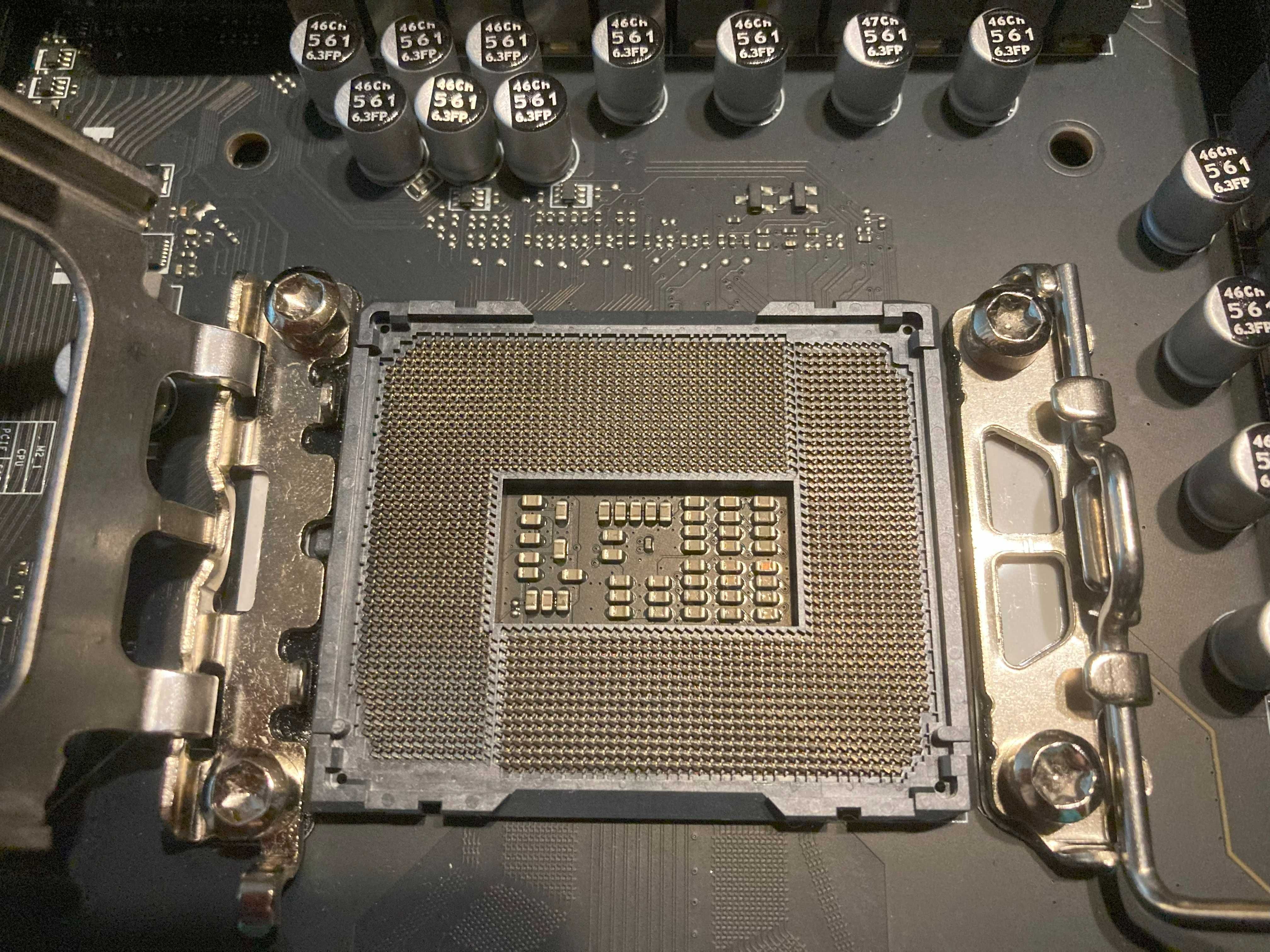 дъно MAG Z890 TOMAHAWK WIFI + процесор Intel Core Ultra 7 265K