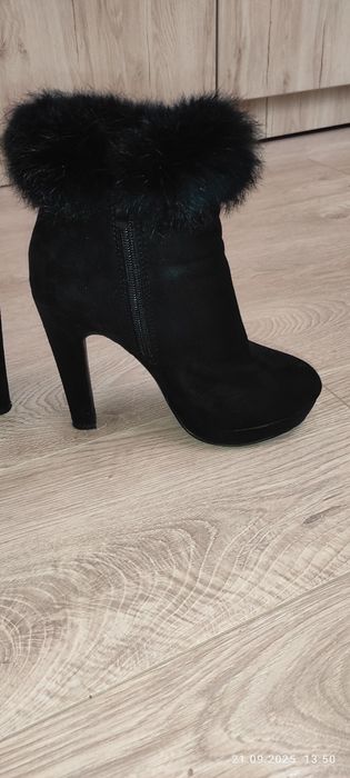 Дамски боти с пух