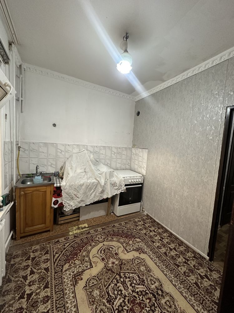 Срочно продоётся 1 комнатная квартира на первом этаже + подвал  есть