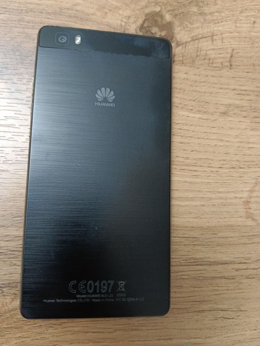 Продам телефон  Huawei работает