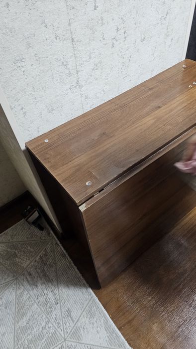 Стол книжка отдам даром