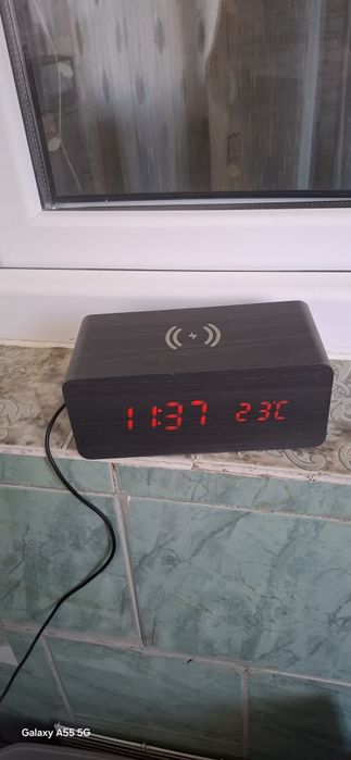 Ceas alarma temperatura încărcător wireless și boxa blutus