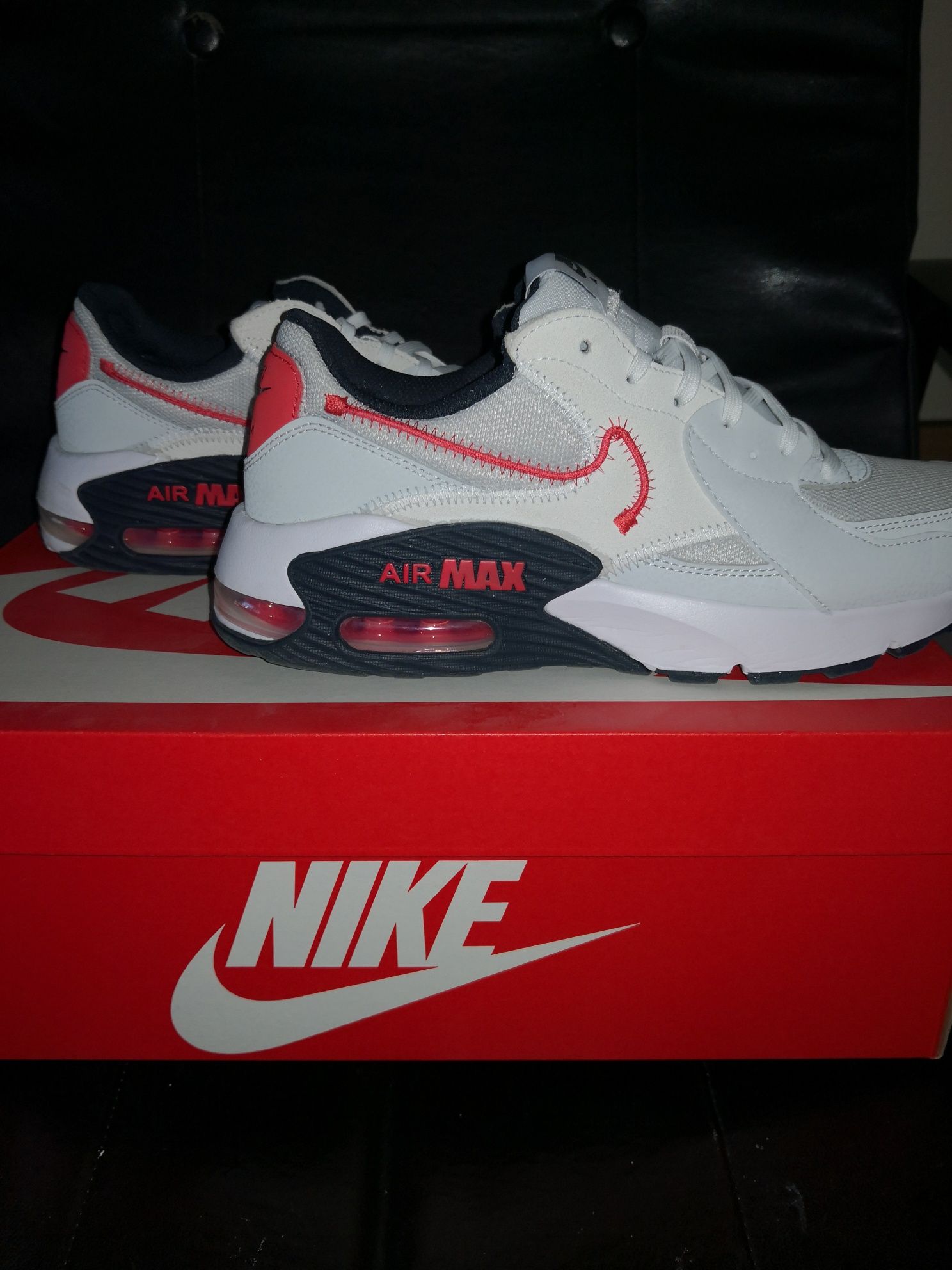 Два чифта AIR MAX 1.Nike Air MAX EXCEE n:41.  2. Nike Air Max Ivo n41.