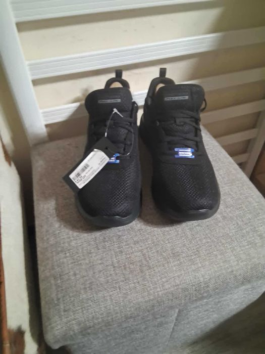 Маратонки Shechers чисто нови без кутия номер UK9 43 EU 28см.