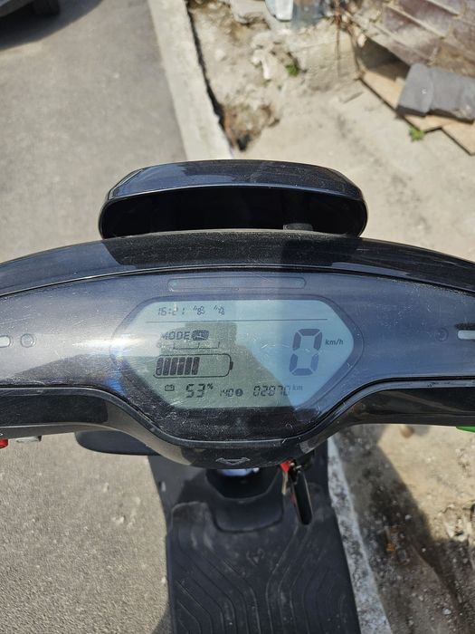 Niu M+ Sport moped electric cu tempomat