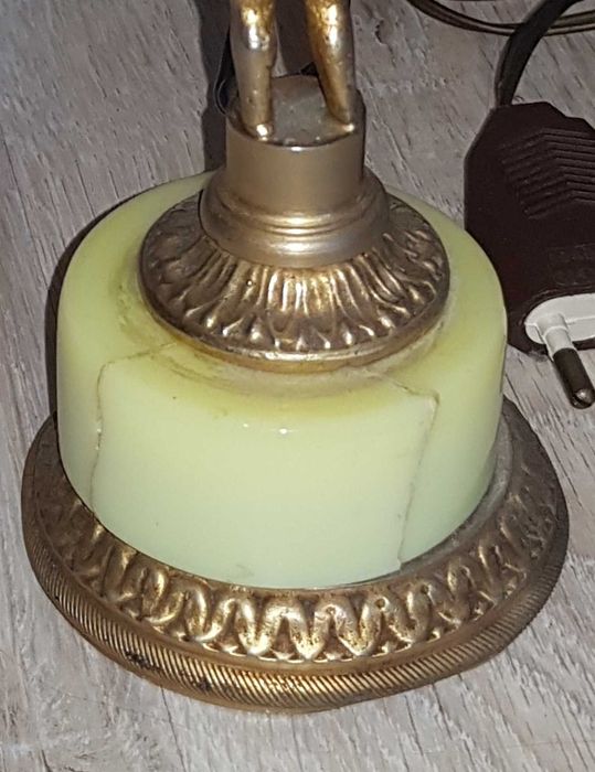 Старинна бронзова лампа