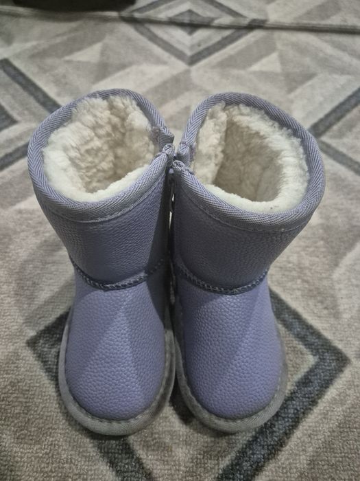 Продам угги детские, натуралка, 24 размер