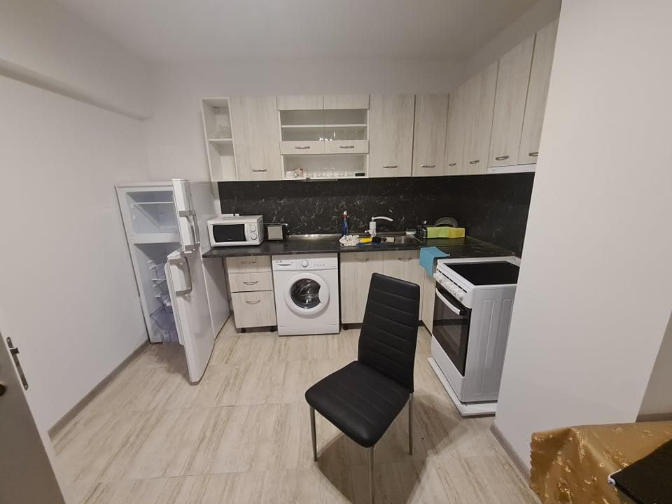 Дава се под наем Двустаен апартамент в Бургас, Изгрев - 64 кв.м за 408 € - Снимка #3