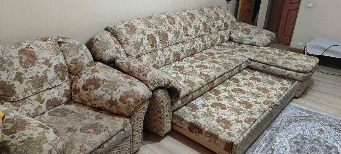 Продам раскладной диван с креслом