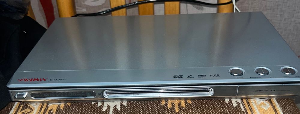 Продам dvd плеер б/у