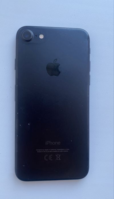 iPhone 7 Black 32 GB OPPO A5I 128GB