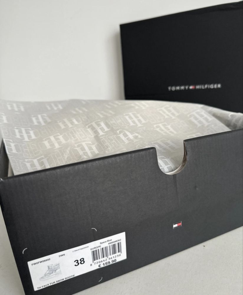Ghete Tommy Hilfiger imblanite noi