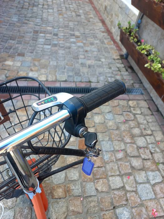 Триколка чисто нова