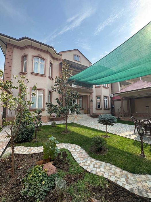 Продается авторский дом с участком Домбрабад SH83