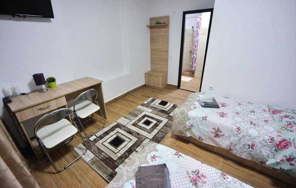 Inchiriez camere in vila cu utilitati incluse