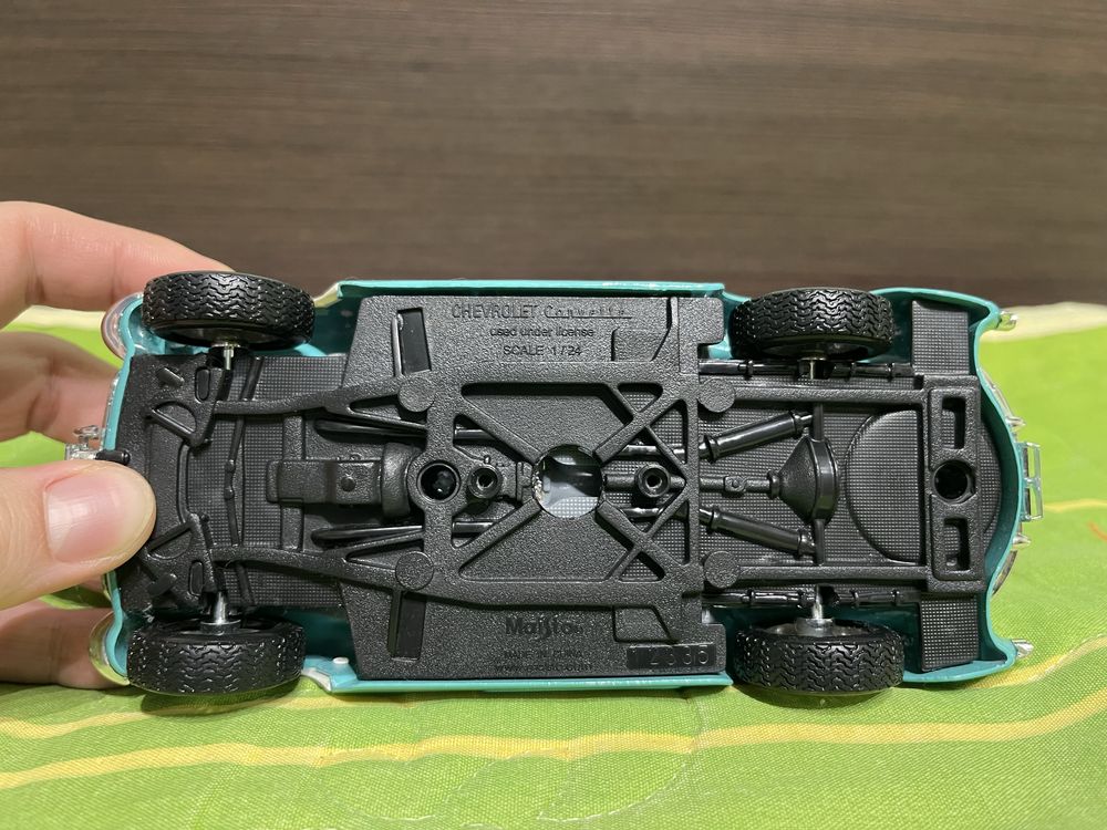 Мащабен модел Chevrolet Corvette 1957 1:24 Maisto