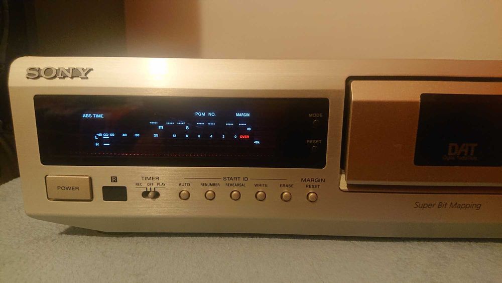 Sony DAT DTC-ZE700