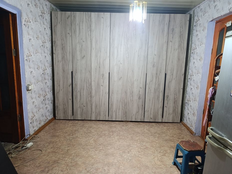 Продам шифонер  звоните  с 08. До 22.00 .