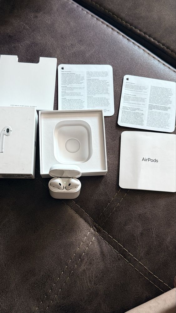 Apple AirPods 1-во поколение – оригинални, като нови