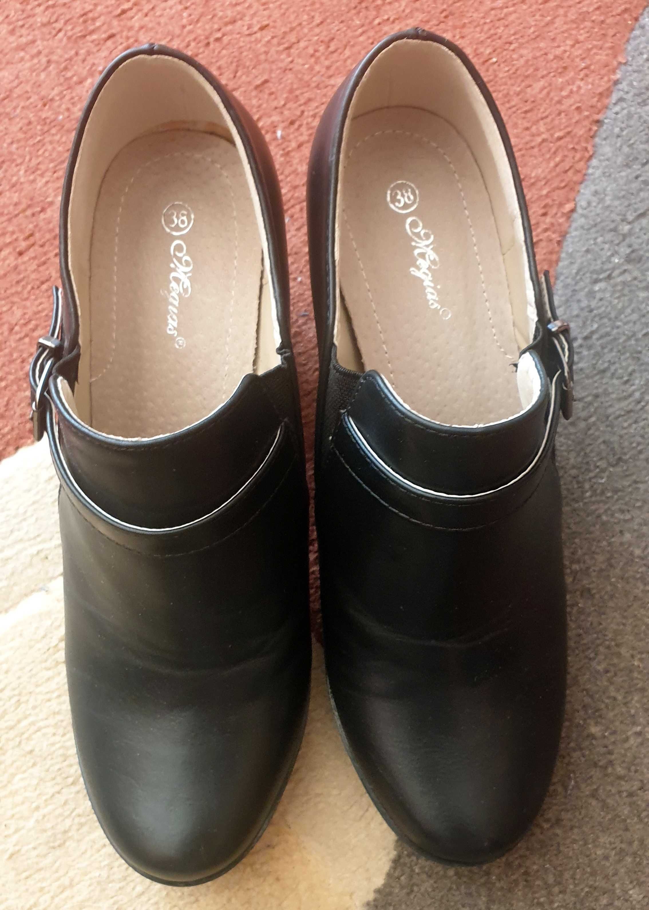 Нови дамаски обувки Megias