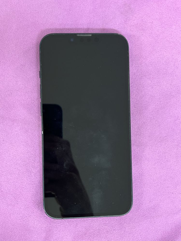 Модель: iPhone  14