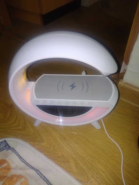 Radio cu ceas cu lampa multicolore