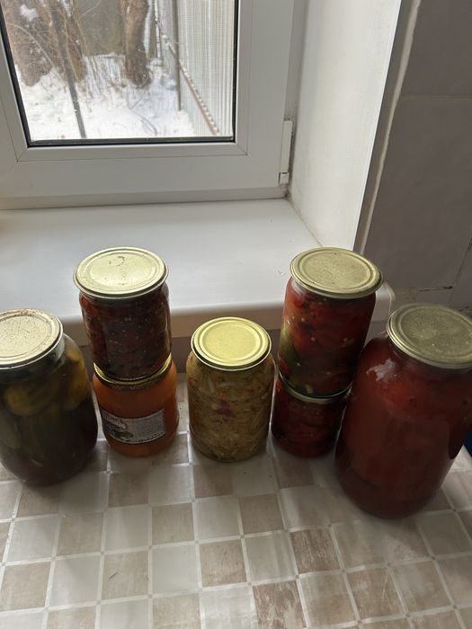Домашные соления огурцы ,помидоры