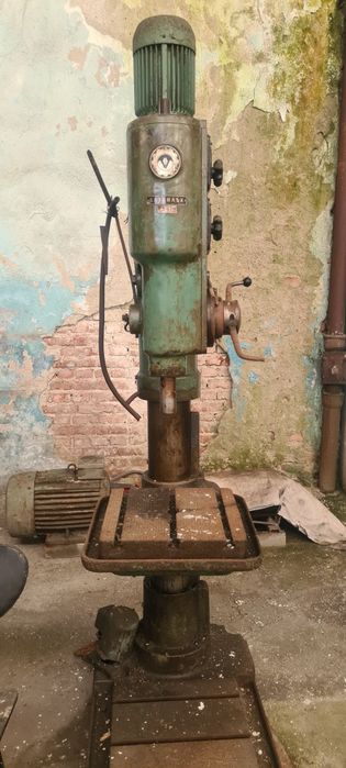 Колонна бормашина