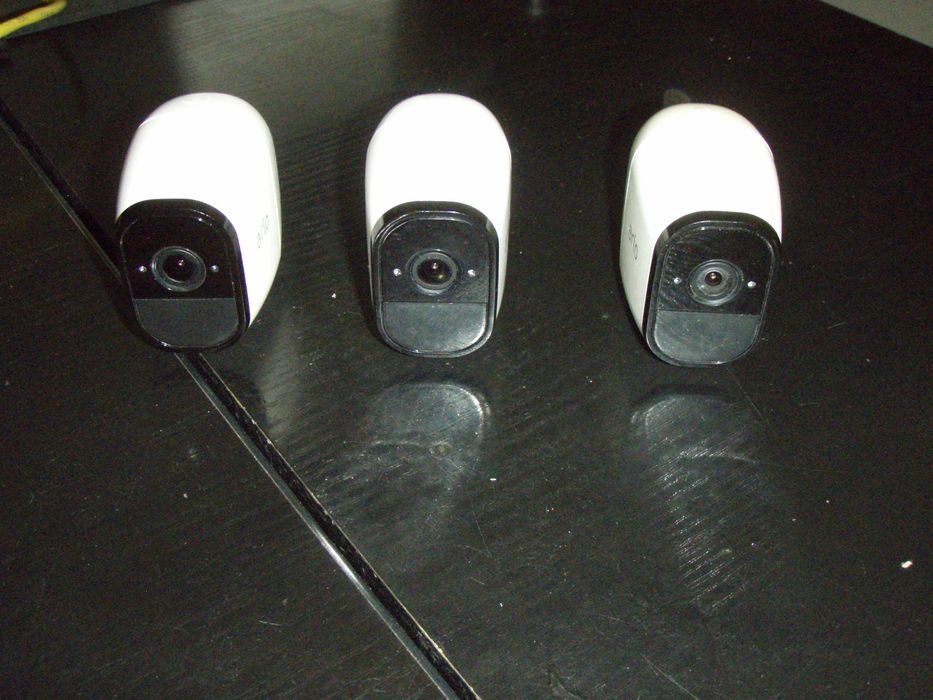 Camera de supraveghere wireless HD Netgear Arlo PRO (pret per camera)