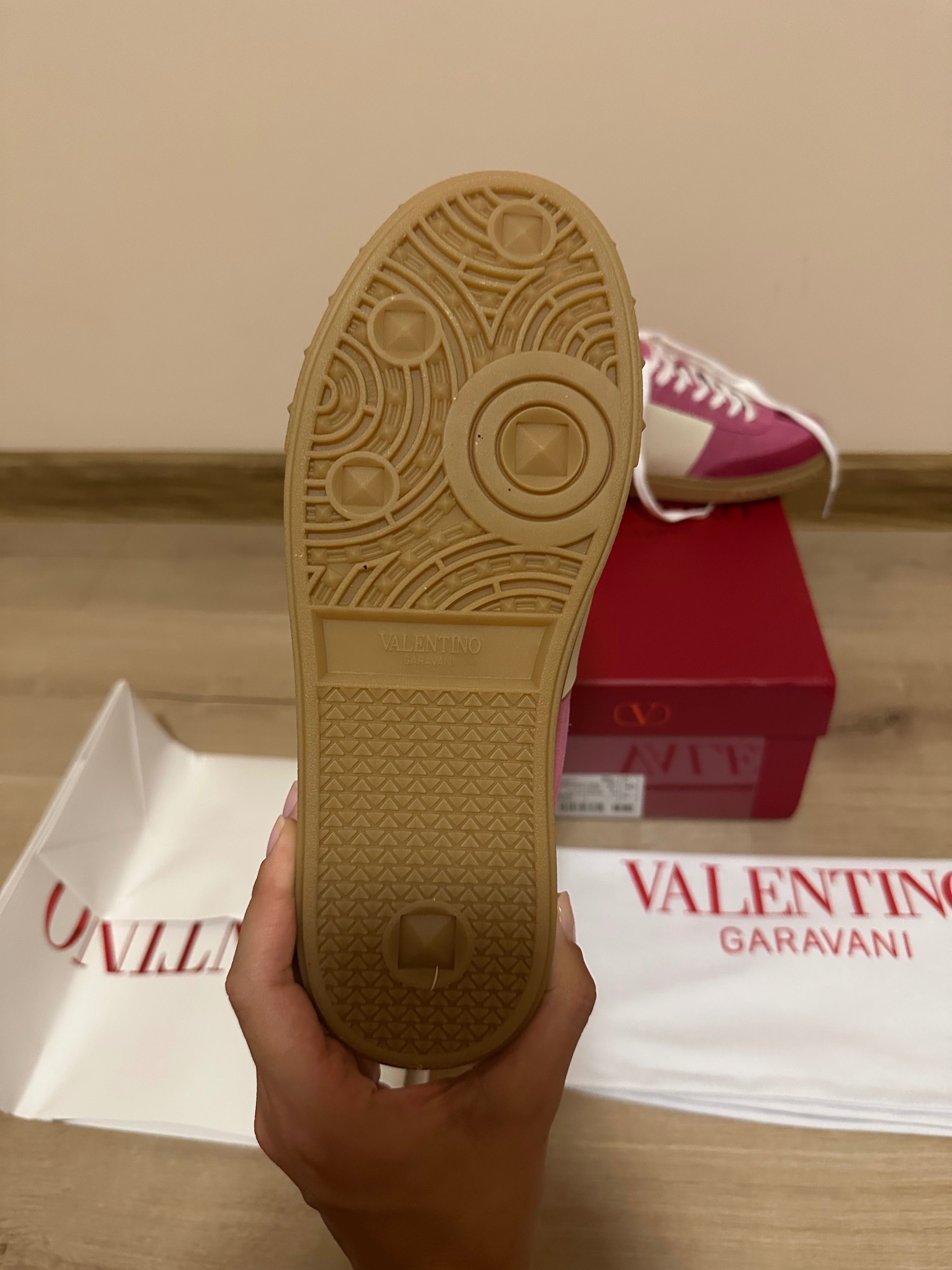 Valentino Garavani Обувки