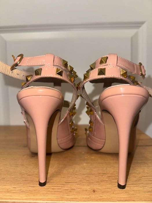 valentino garavani обувки на ток