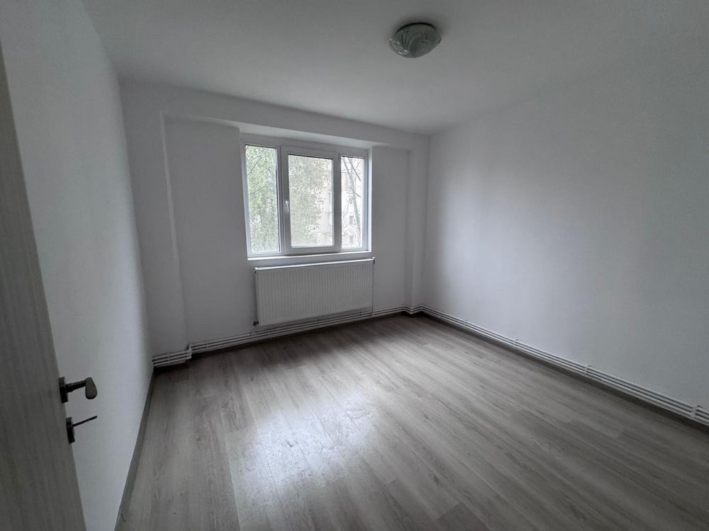 Apartament de vanzare, 2 camere, renovat 2024