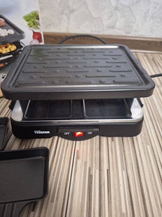 Grătar electric Tristar Raclette RA-2949.